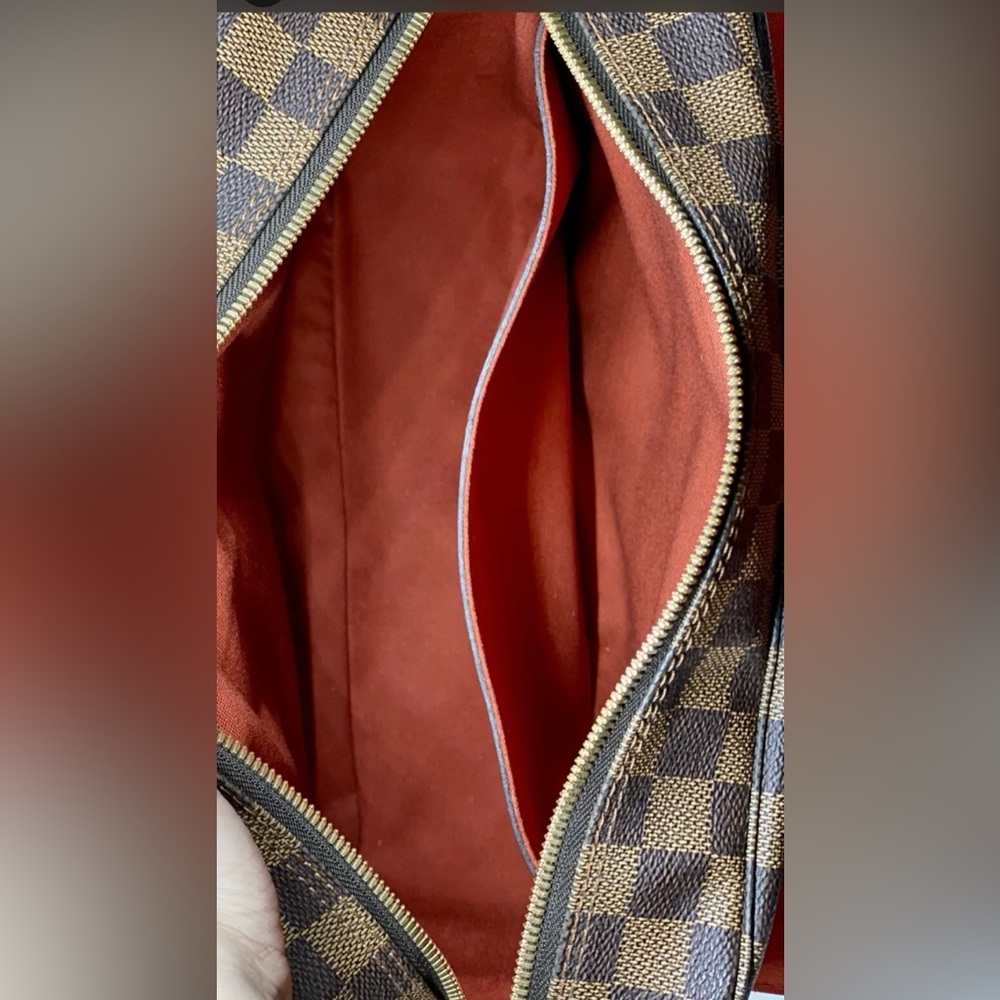 Authentic Louis Vuitton Damier Ebene Crossbody - Picture 7 of 15